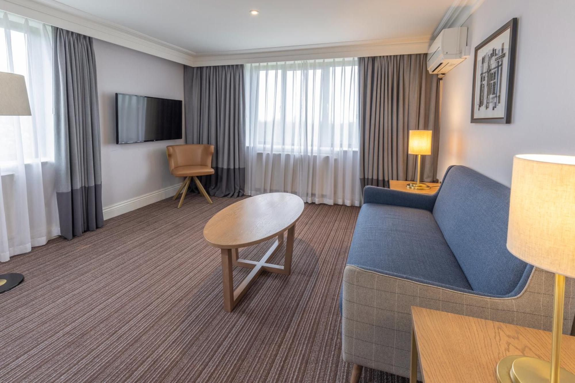 Oxford Belfry Hotel & Spa Thame Exterior foto